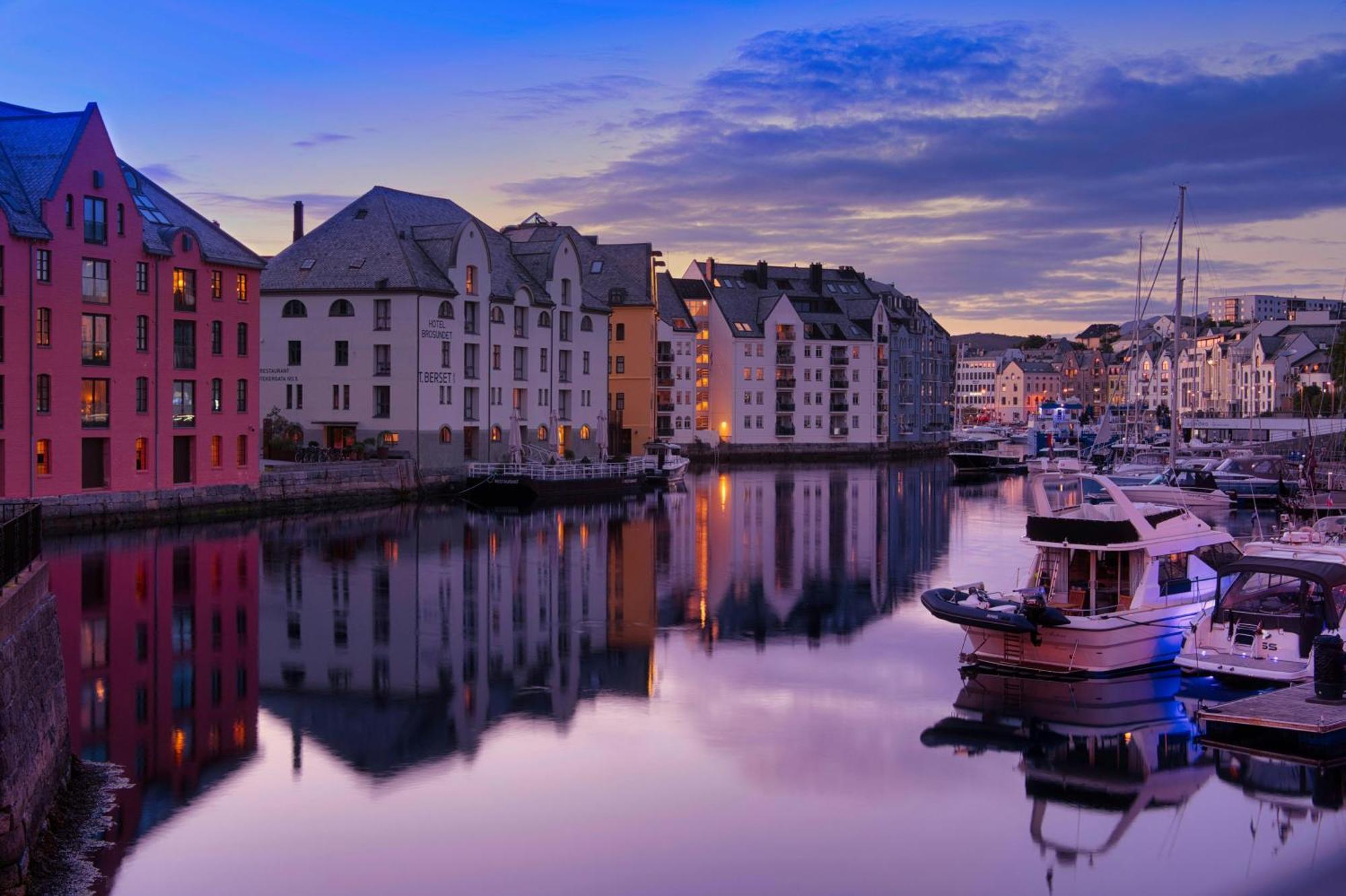 Unik Leilighet I Alesund Sentrum Exterior foto